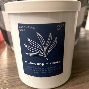 NWT 10oz CR Lyght Candle Company Candle